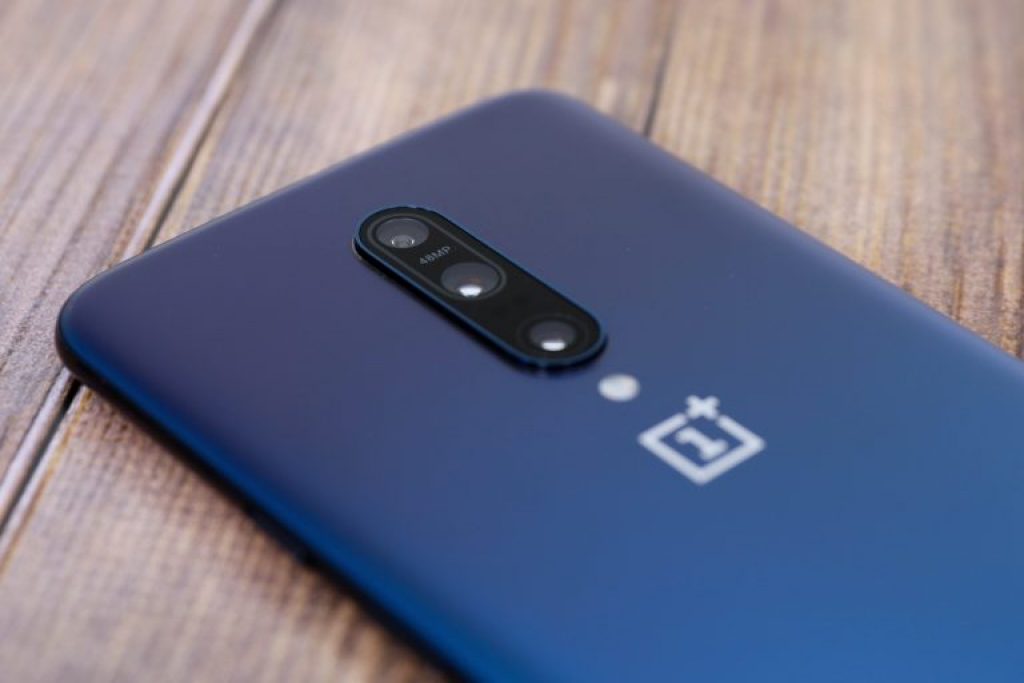 Oneplus 7 Triple camera array position