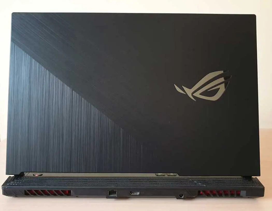 Asus ROG Strix G G731GT Rareside Ports